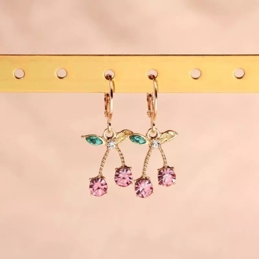 3/$30 💛 Rhinestone Butterfly Earrings